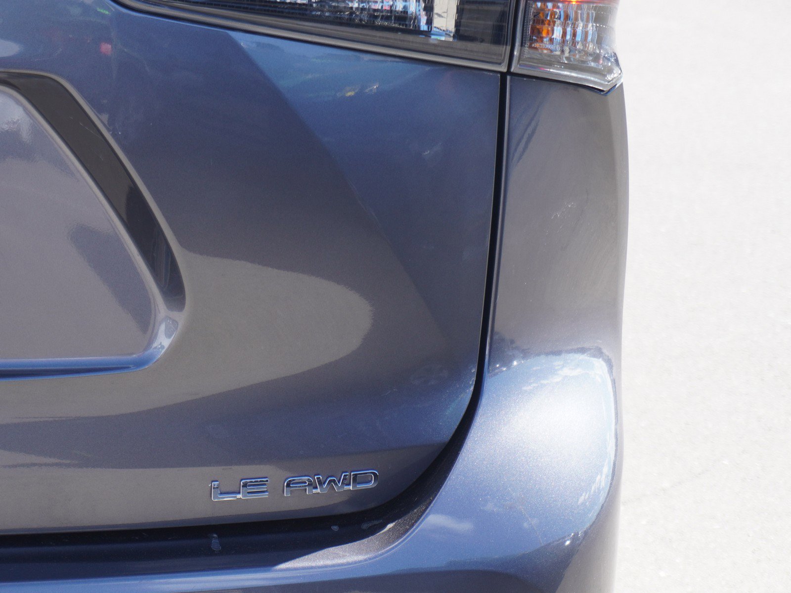 Used 2024 Toyota Highlander LE image 10