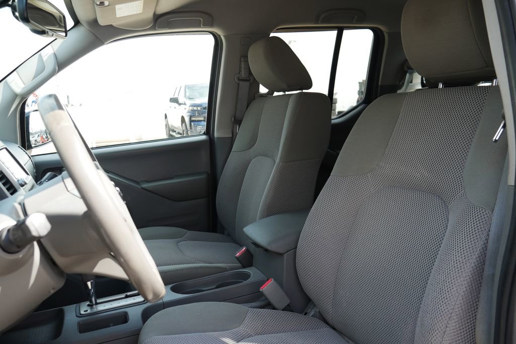 Used 2019 Nissan Frontier SV w/ Value Truck Package image 9