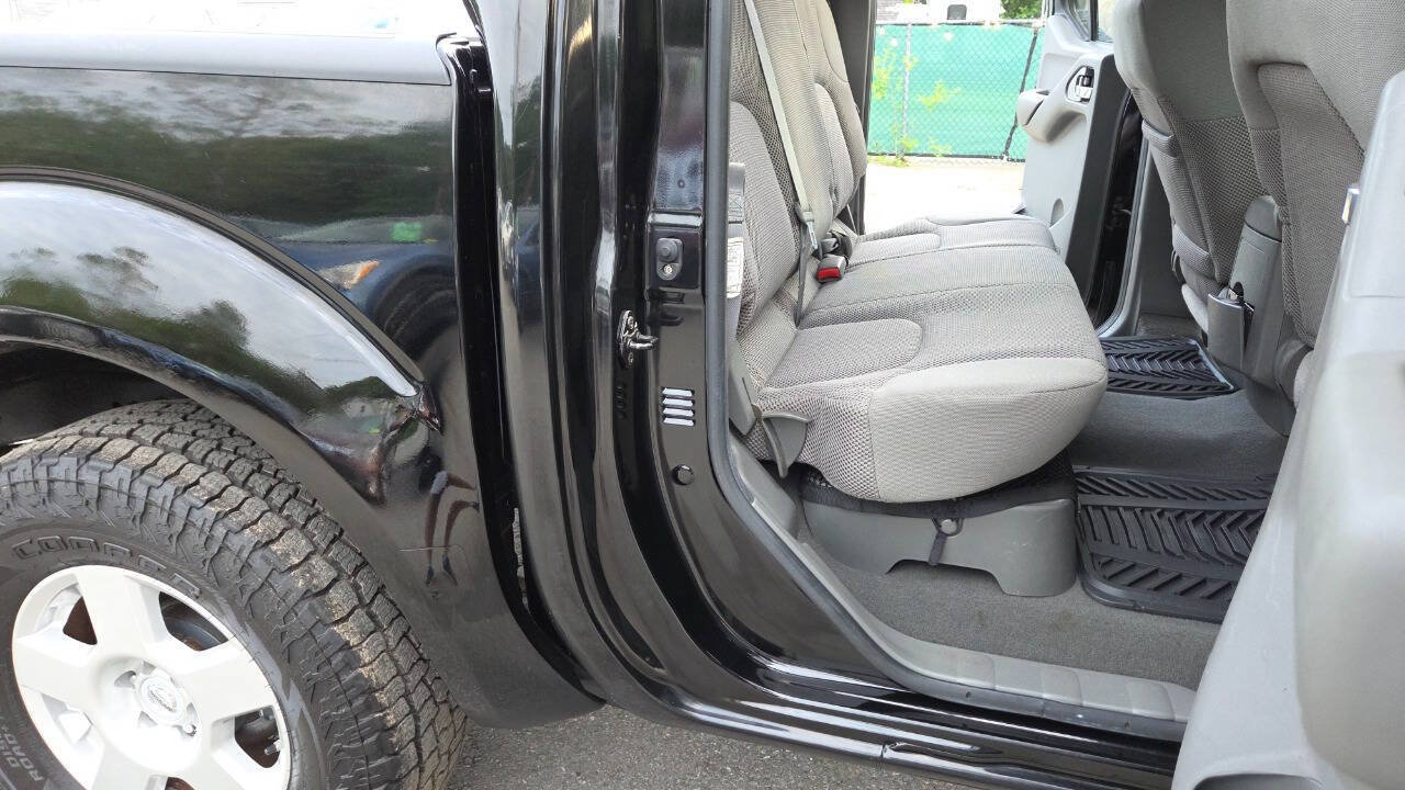 Used 2008 Nissan Frontier SE w/ SE Value Truck Pkg AWD/4WD image 38