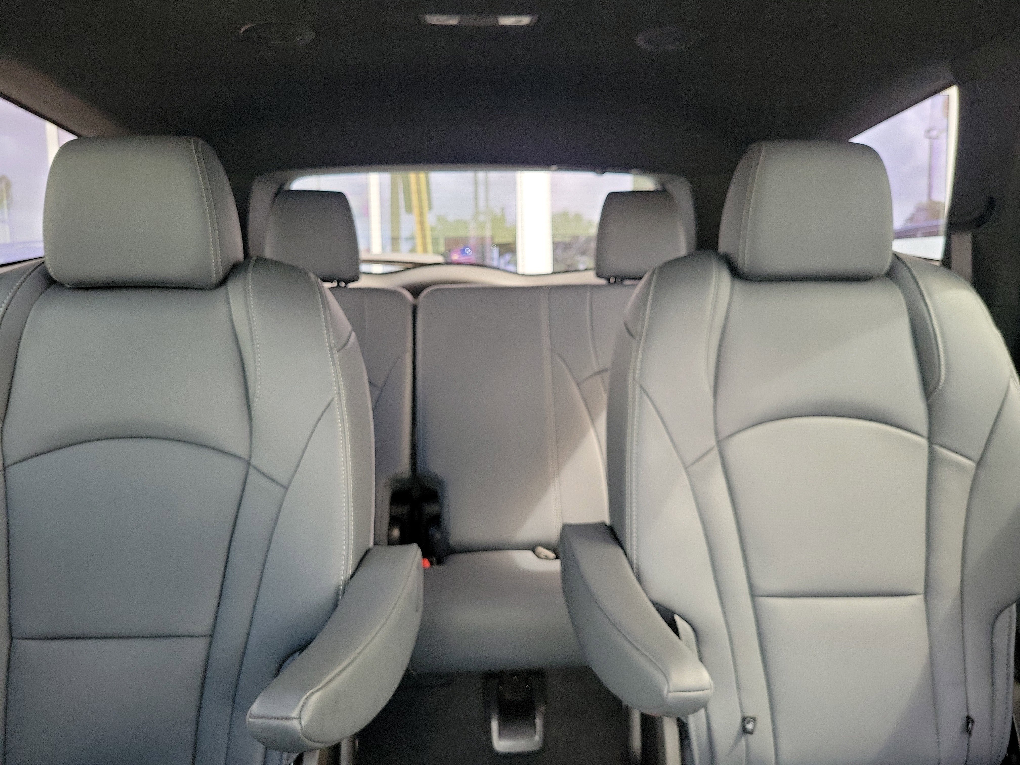 Used 2024 Buick Enclave Essence image 14