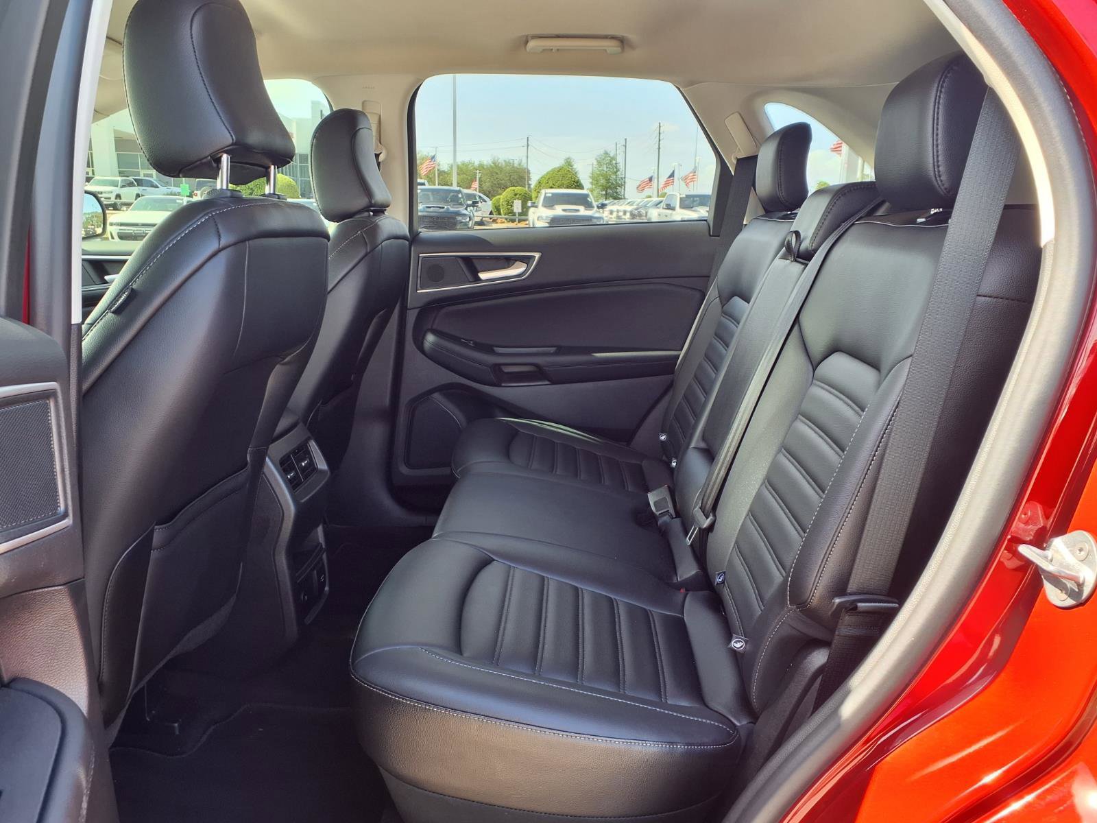 Used 2024 Ford Edge SEL w/ Convenience Package image 9