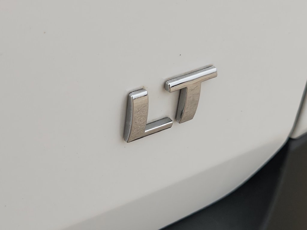 Used 2023 Chevrolet Traverse LT FWD image 12