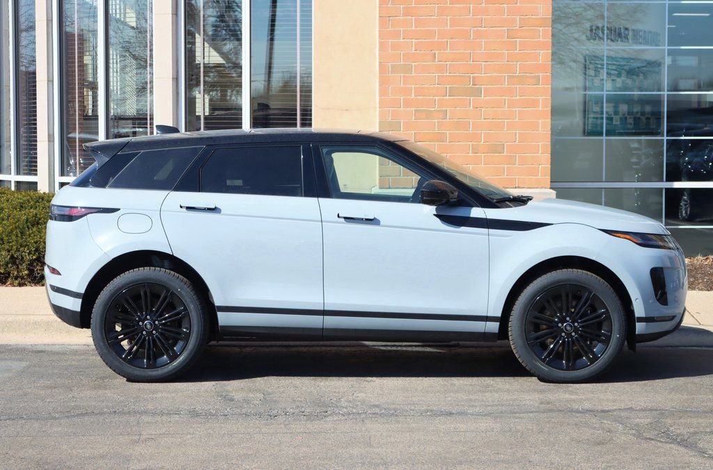 Used 2026 Land Rover Range Rover Evoque S image 8
