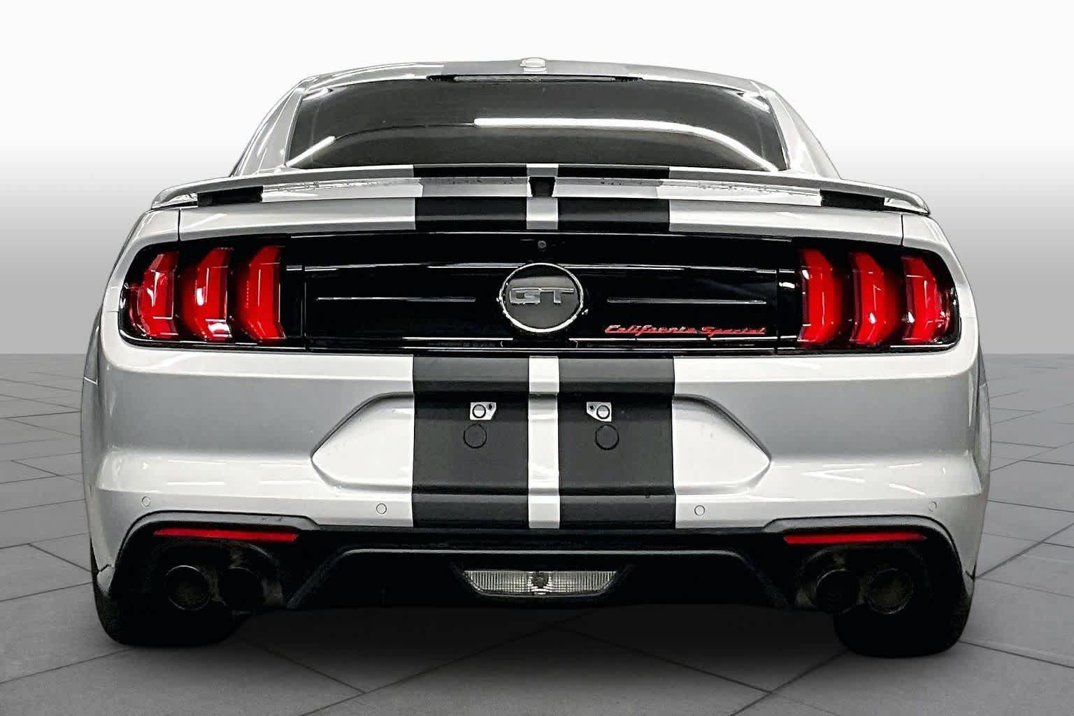 Used 2019 Ford Mustang GT Premium w/ Equipment Group 401A RWD image 4