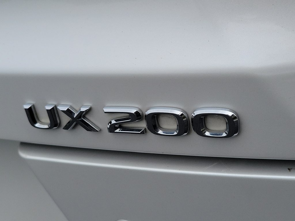 Used 2021 Lexus UX 200 w/ Premium Package FWD image 8
