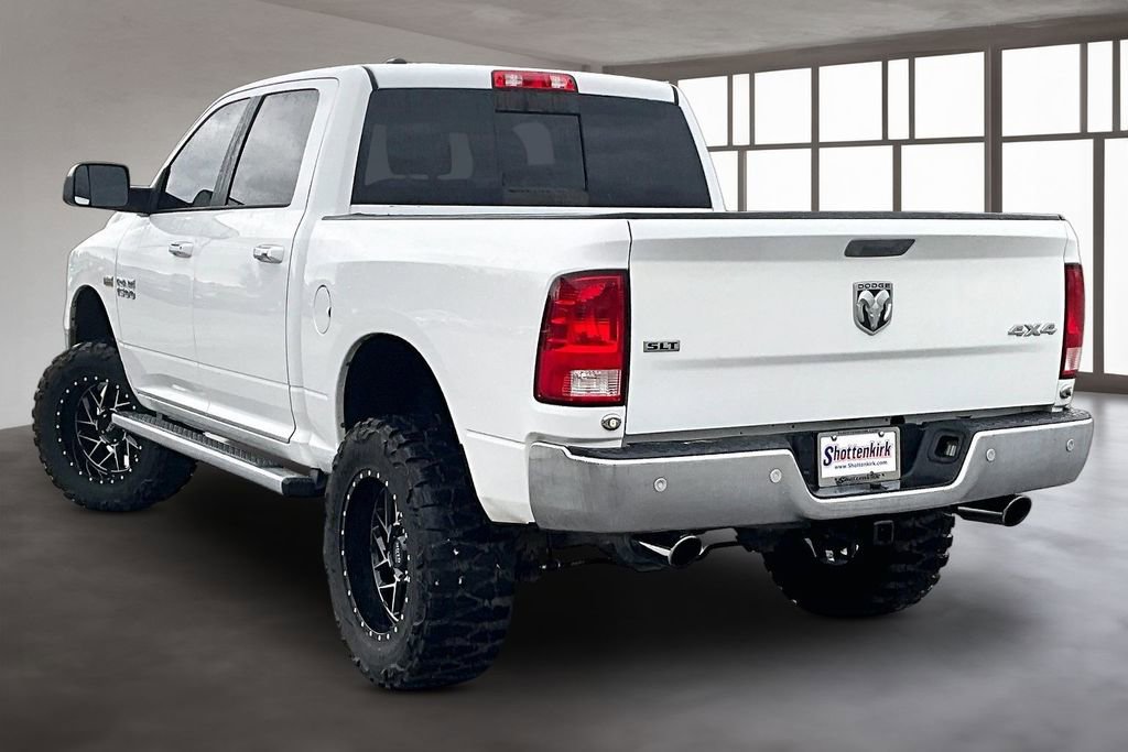 Used 2017 RAM 1500 Classic SLT image 4