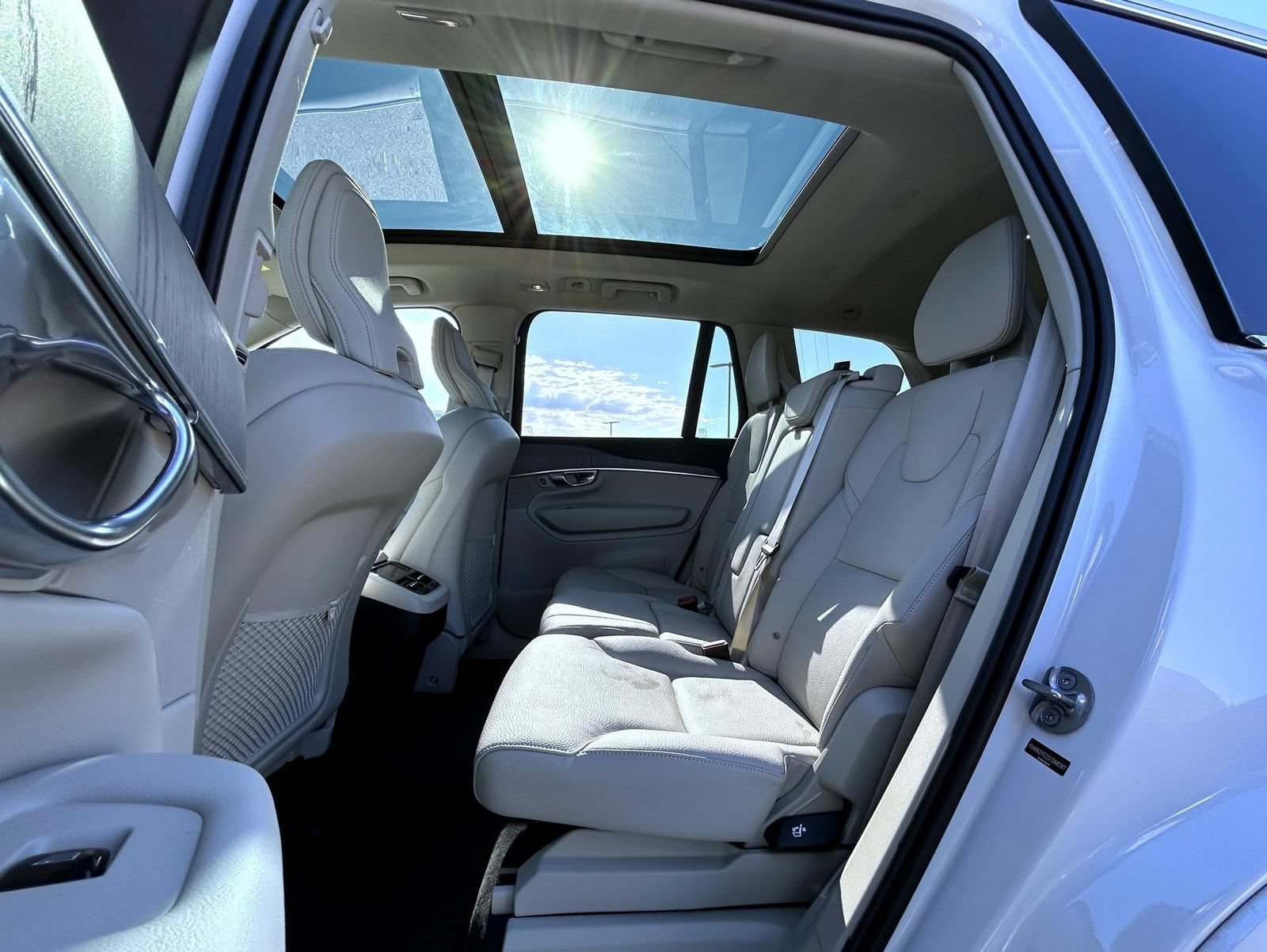 Used 2025 Volvo XC90 B6 Plus w/ Protection Package AWD/4WD image 21