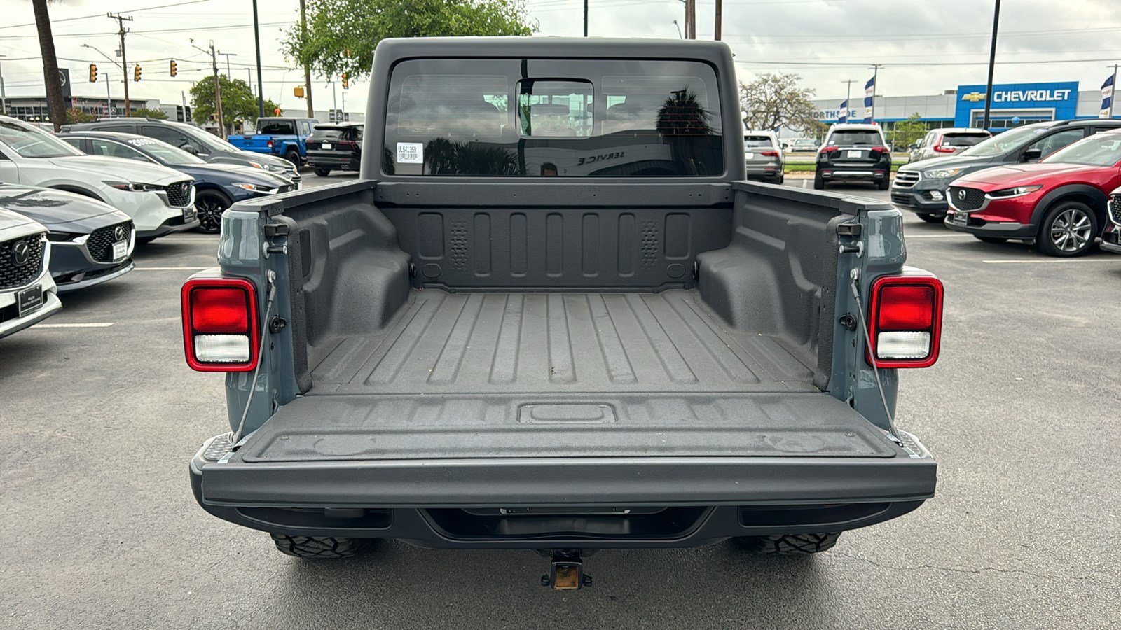 Used 2025 Jeep Gladiator Sport image 19