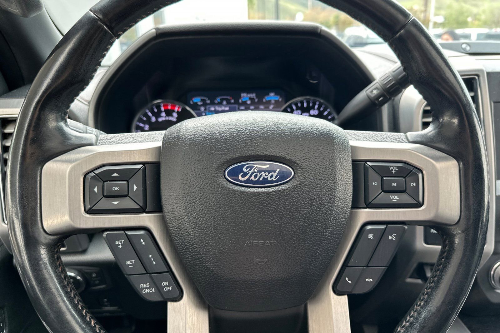 Used 2019 Ford F250 Platinum w/ Platinum Ultimate Package image 22