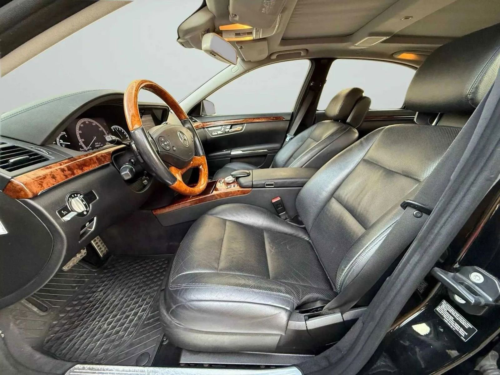 Used 2010 Mercedes-Benz S 550 image 12