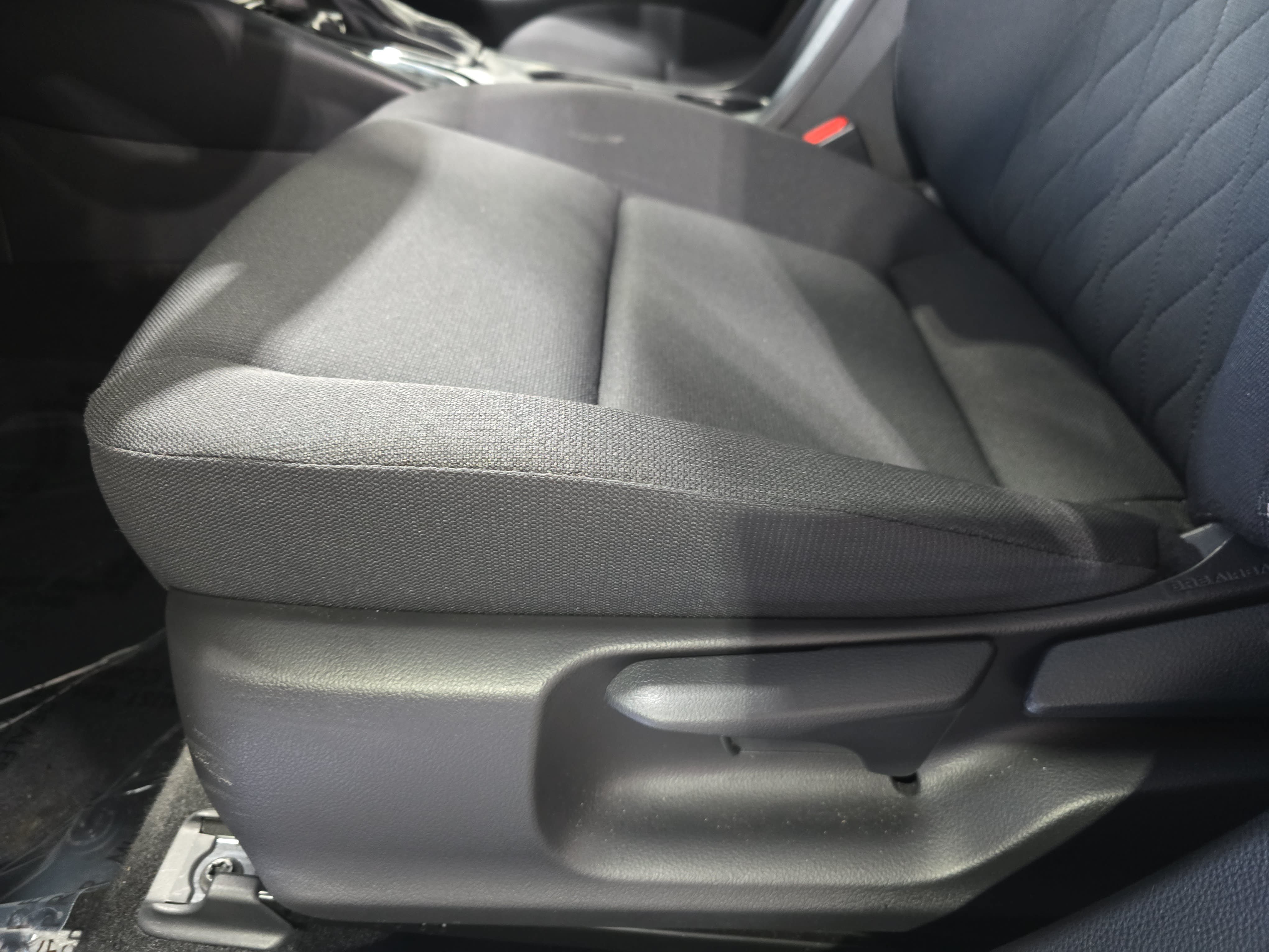 Used 2025 Toyota Corolla LE w/ LE Premium Package FWD image 29