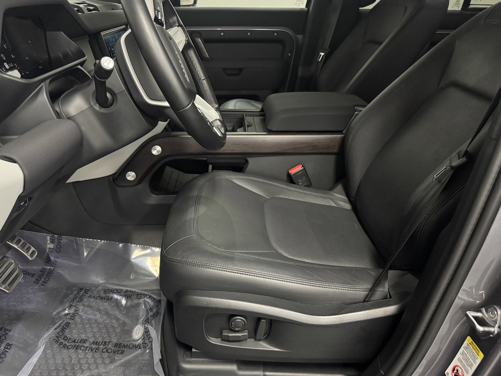 Used 2023 Land Rover Defender 110 S image 24