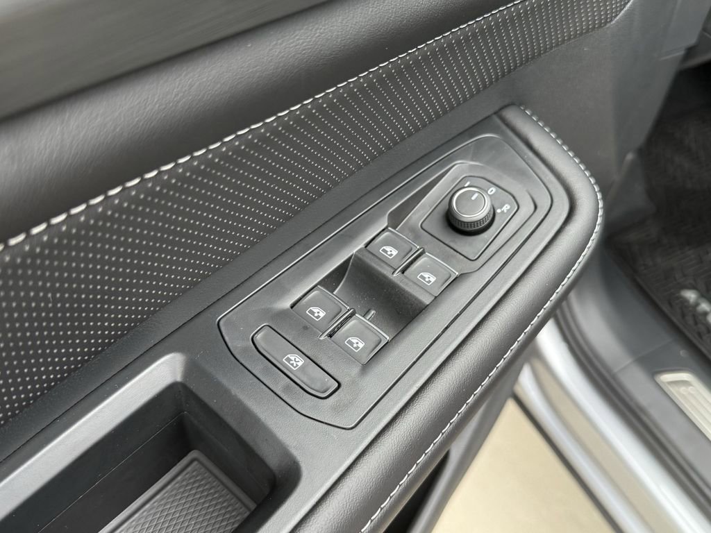 New 2026 Volkswagen Atlas Cross Sport SE image 11