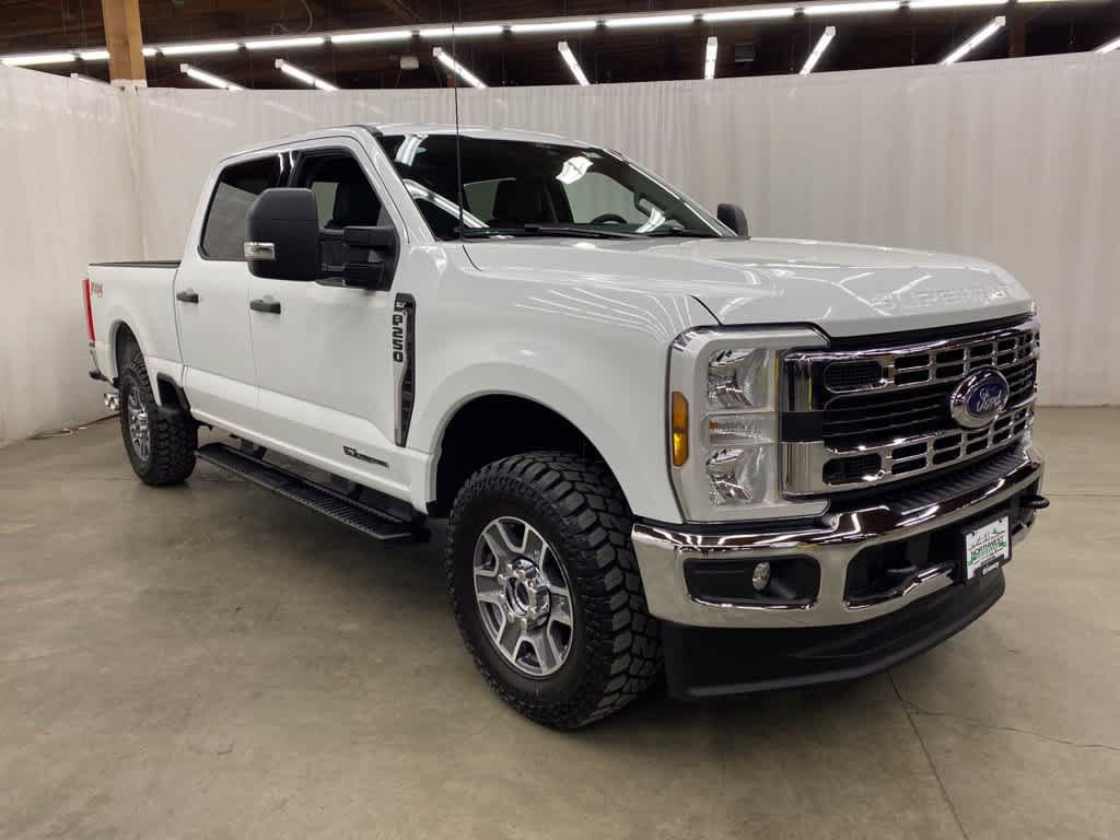 Used 2025 Ford F250 XLT w/ FX4 Off-Road Package AWD/4WD image 8
