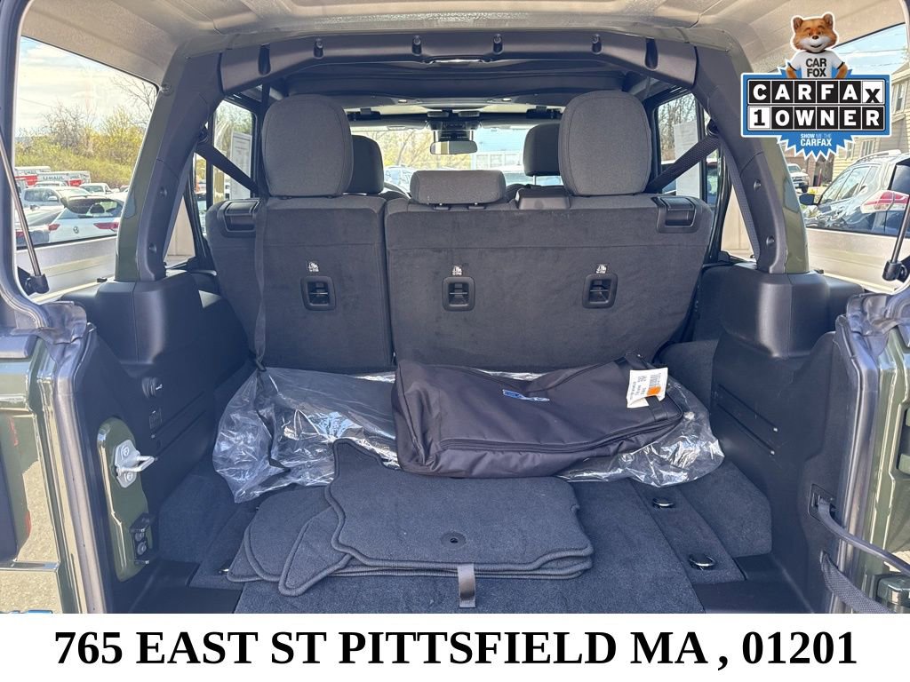 Used 2024 Jeep Wrangler Unlimited w/ Convenience Group AWD/4WD image 16