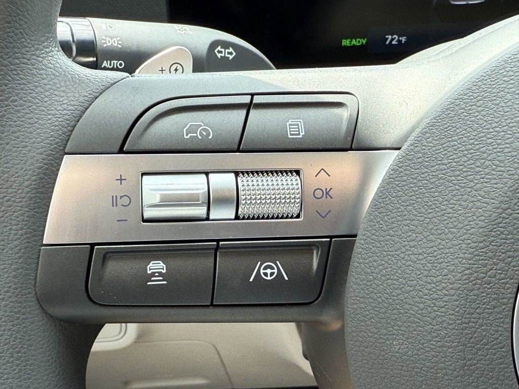 New 2025 Hyundai Kona SE image 23