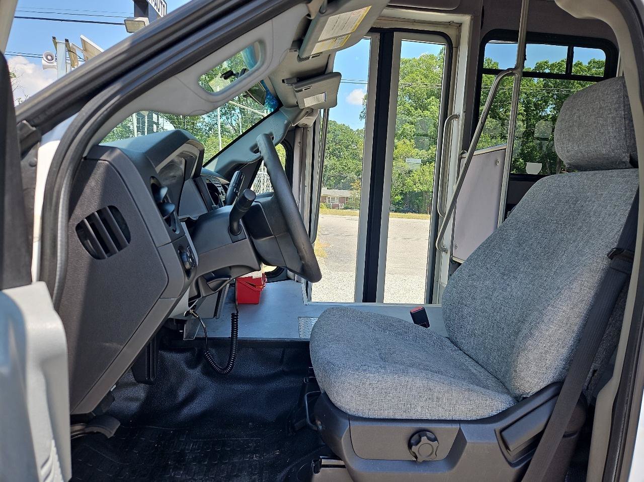 Used 2016 Ford F550 Luxury RWD image 11