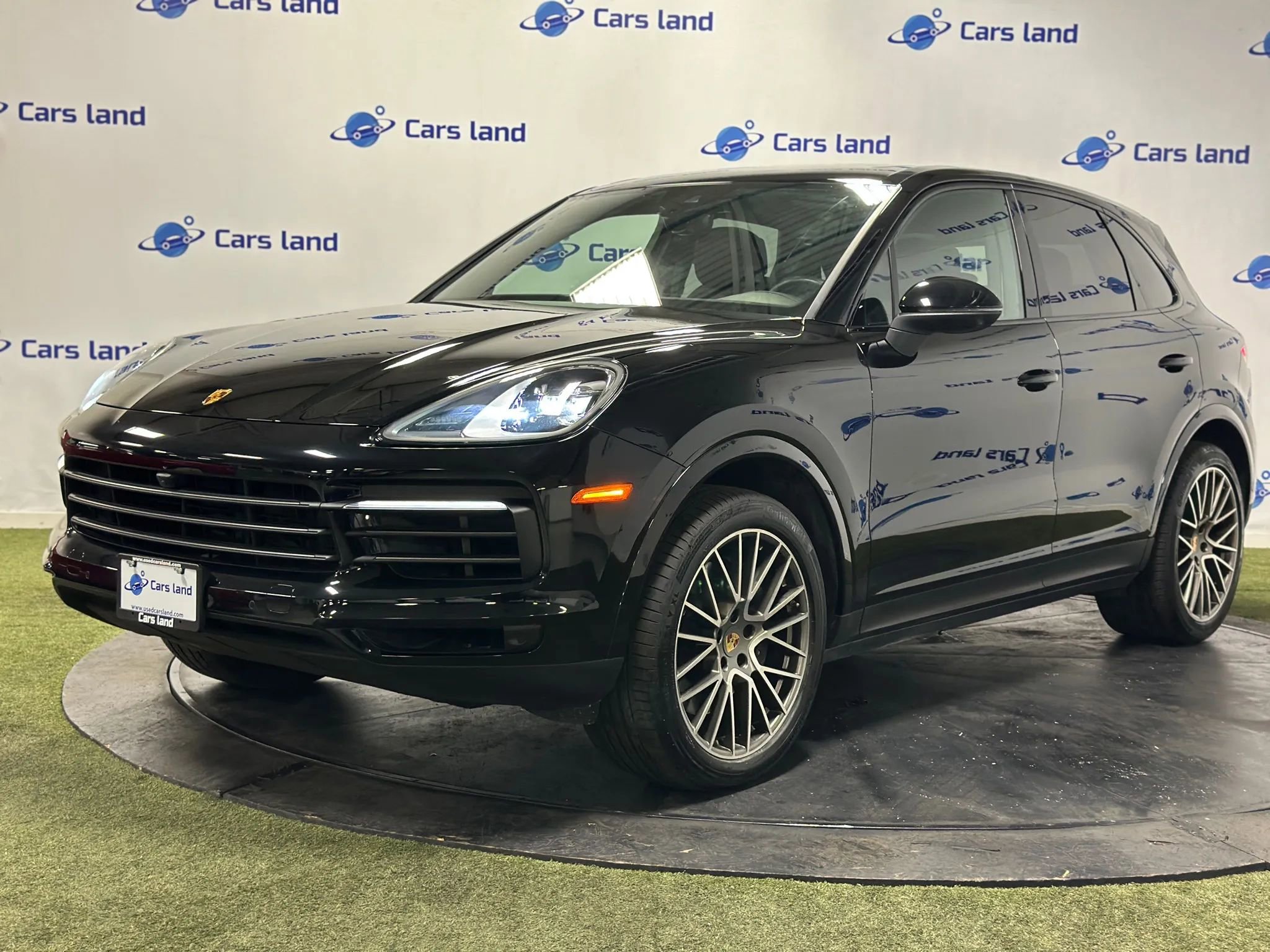 Used 2023 Porsche Cayenne image 6
