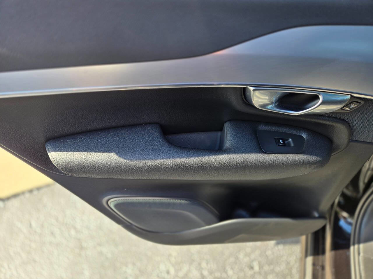 Used 2018 Volvo XC90 T5 Momentum image 18