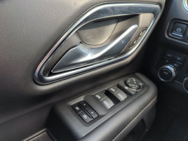 Used 2023 GMC Yukon SLT AWD/4WD image 33