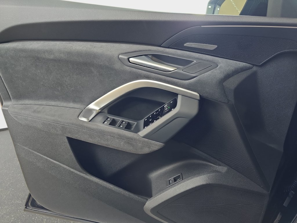 New 2026 Audi SQ5 Prestige AWD/4WD image 25