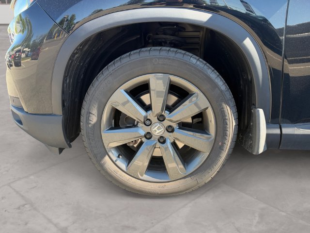 Used 2025 Honda Pilot Sport image 14