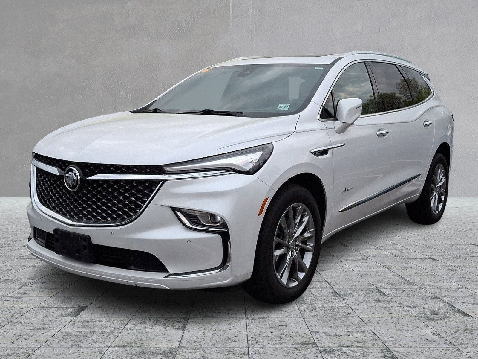 Used 2024 Buick Enclave Avenir AWD/4WD image 1