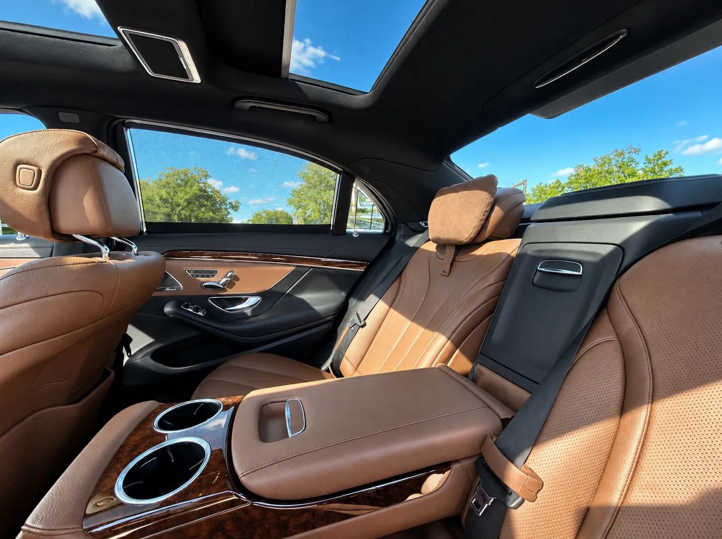 Used 2017 Mercedes-Benz S 550 Sedan w/ Premium Package image 15