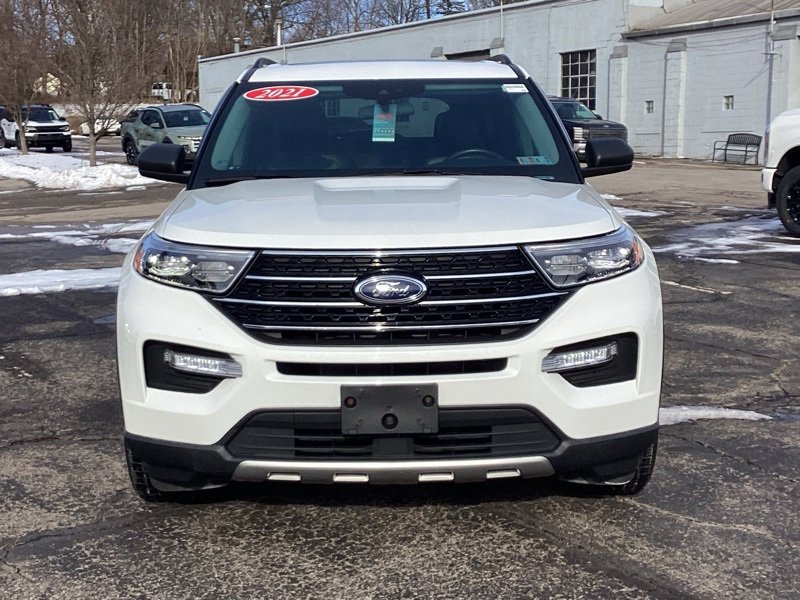 Used 2021 Ford Explorer XLT w/ Equipment Group 202A image 2