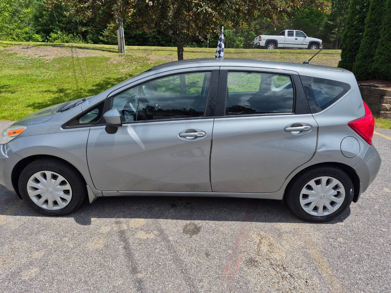 Used 2015 Nissan Versa Note SV FWD image 15