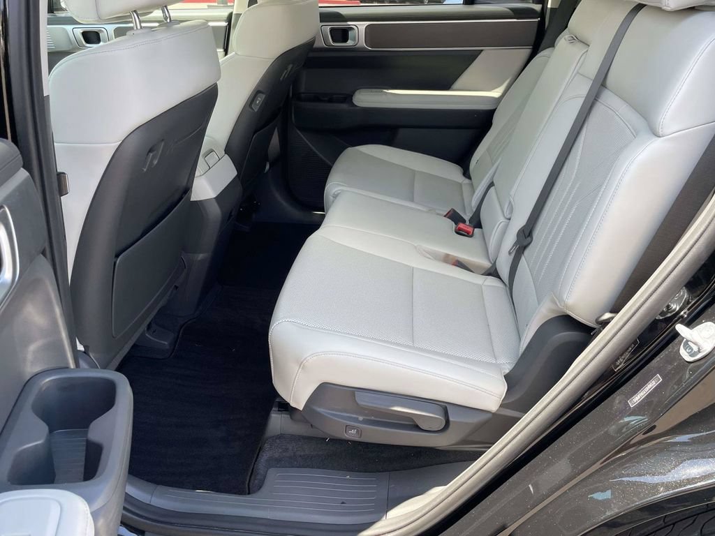 Certified 2025 Hyundai Santa Fe SEL FWD image 10