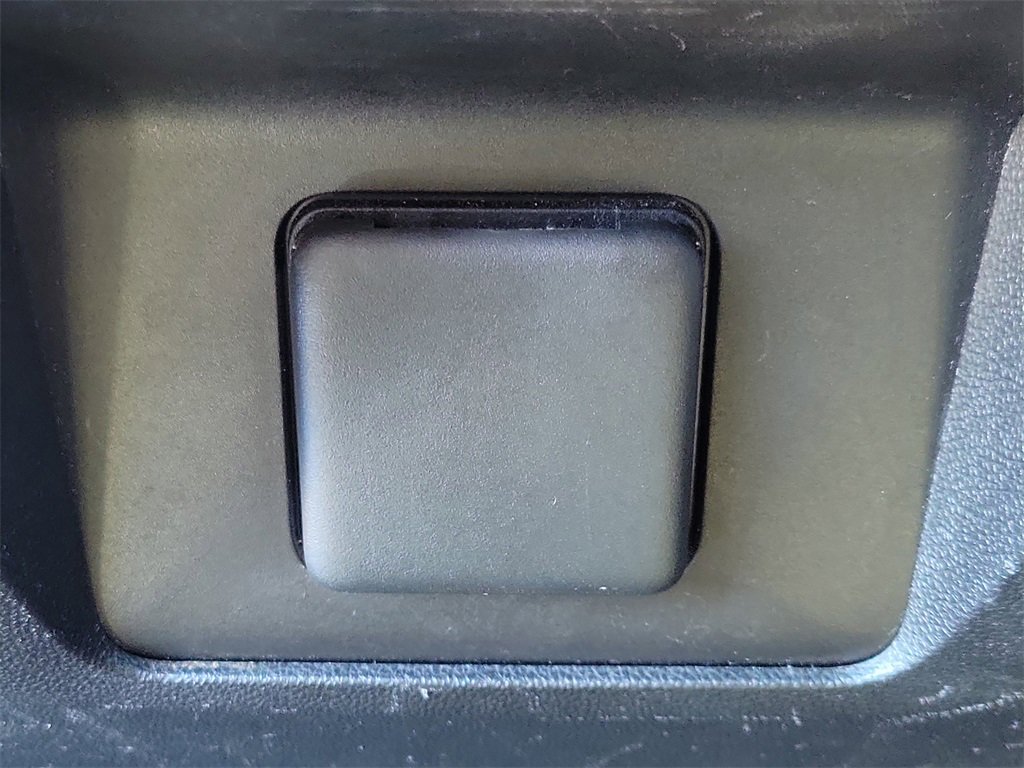 Used 2021 Chevrolet Tahoe LS image 16