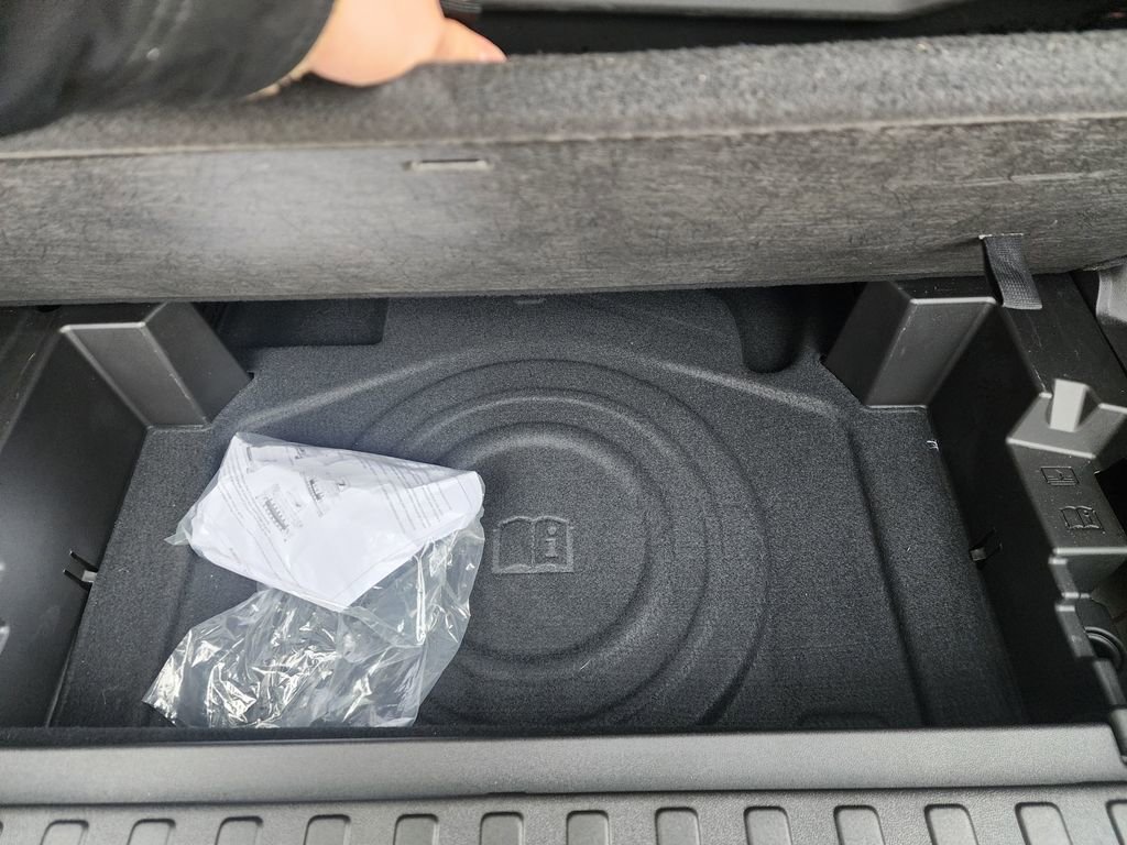 Certified 2023 GMC Terrain SLE w/ Driver Convenience Package image 12