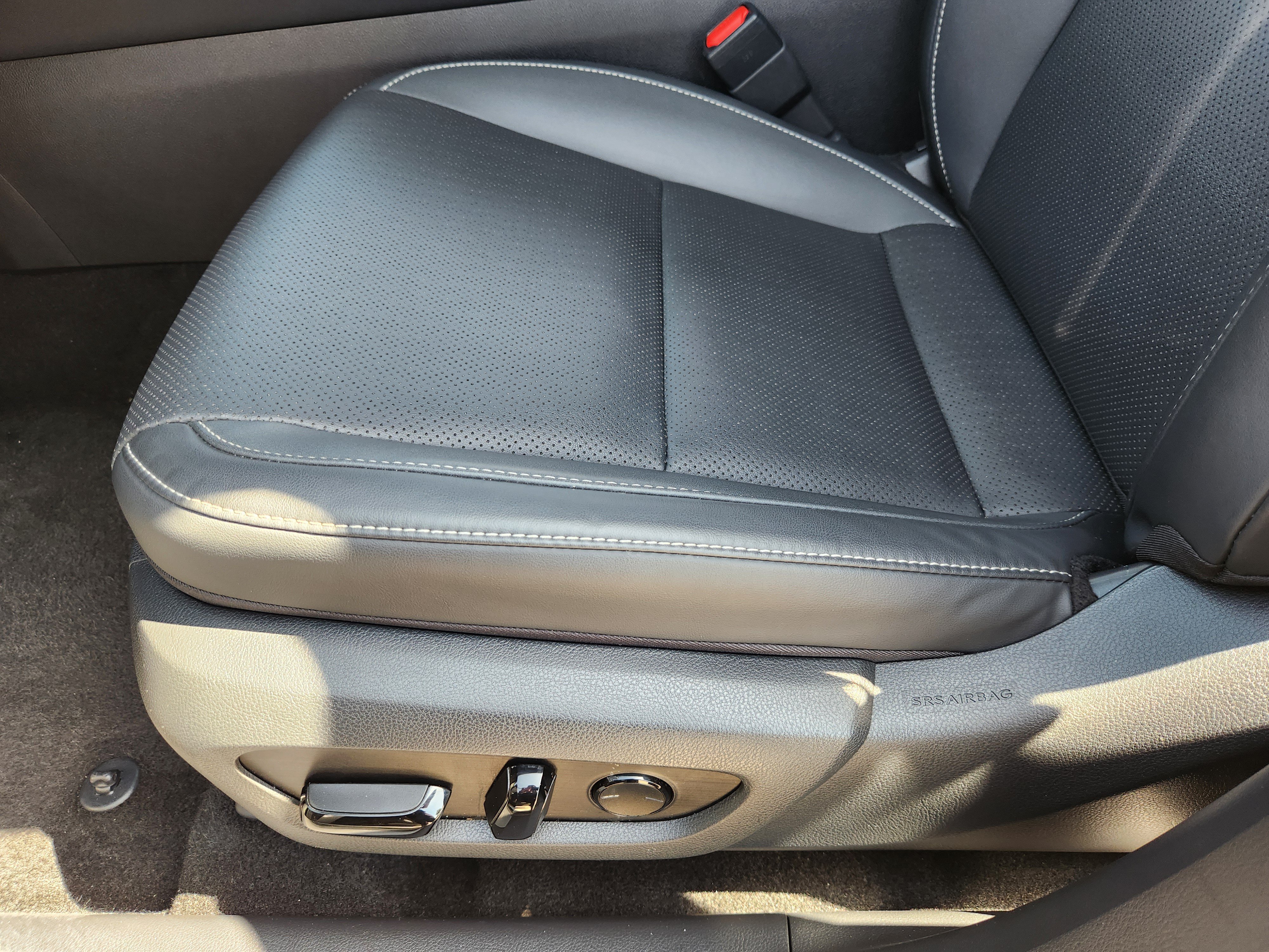 Used 2025 Lexus RX 350 Premium w/ Accessory Package (Z1) FWD image 18