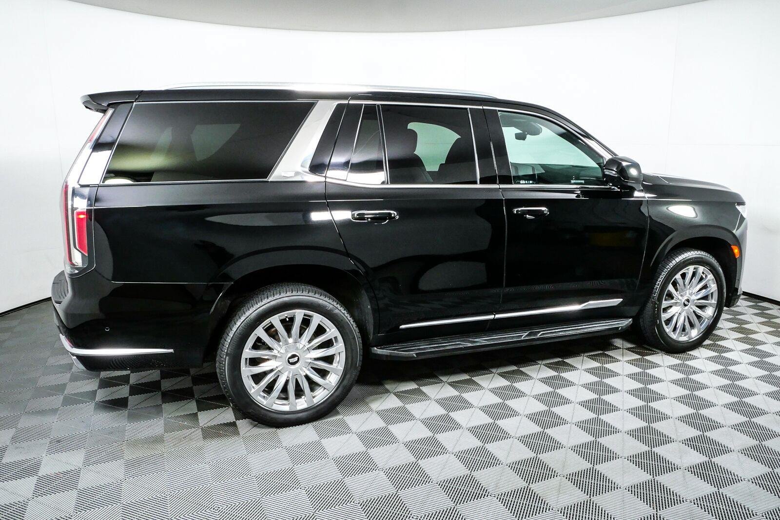 Used 2021 Cadillac Escalade Premium Luxury AWD/4WD image 2