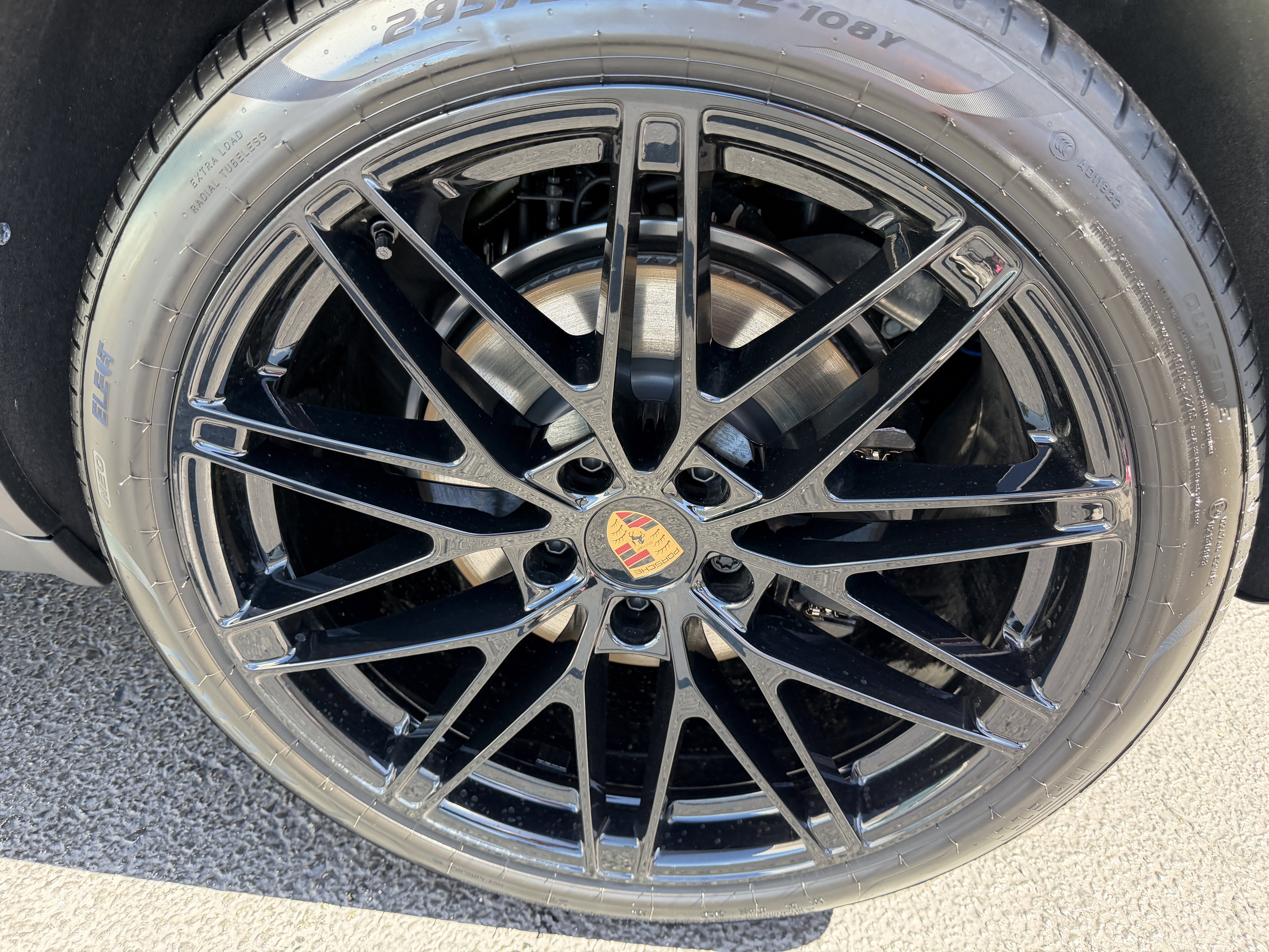 New 2026 Porsche Macan 4 Electric image 9