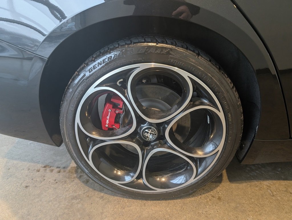 Used 2024 Alfa Romeo Giulia Ti image 8