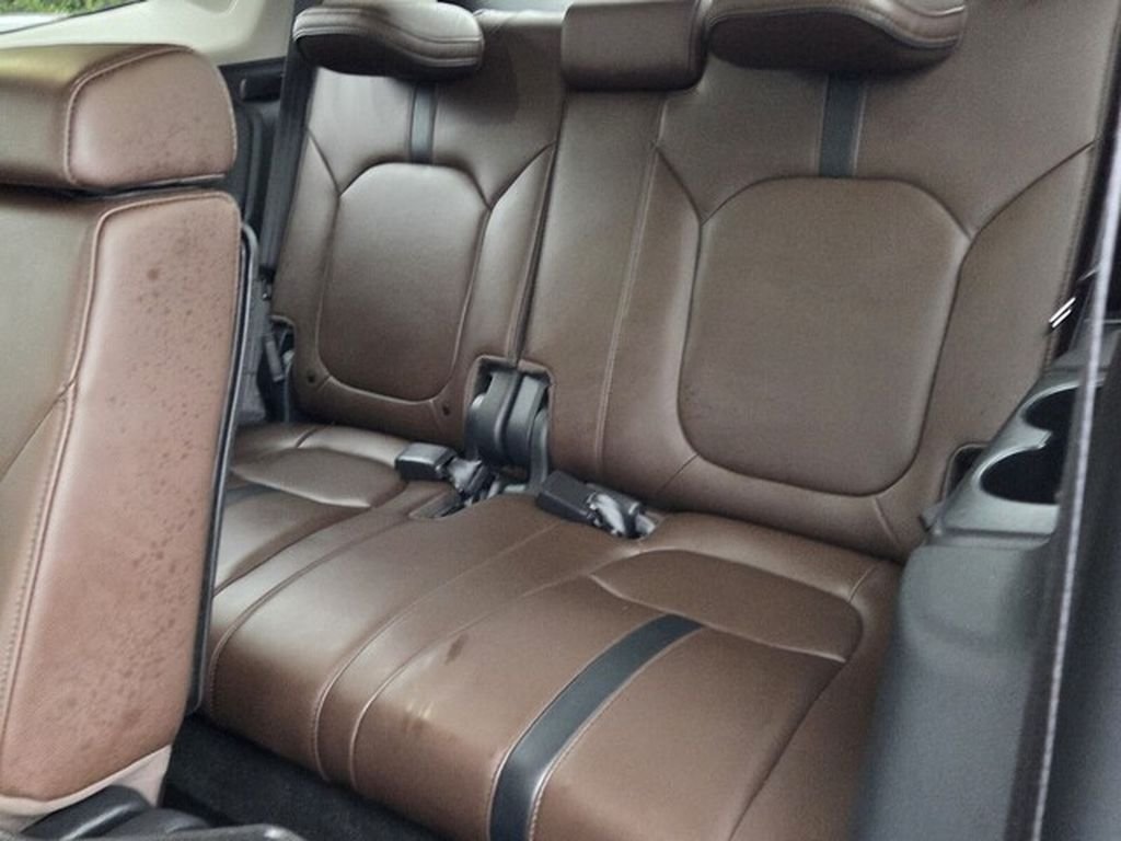 Used 2025 Honda Pilot Elite image 11