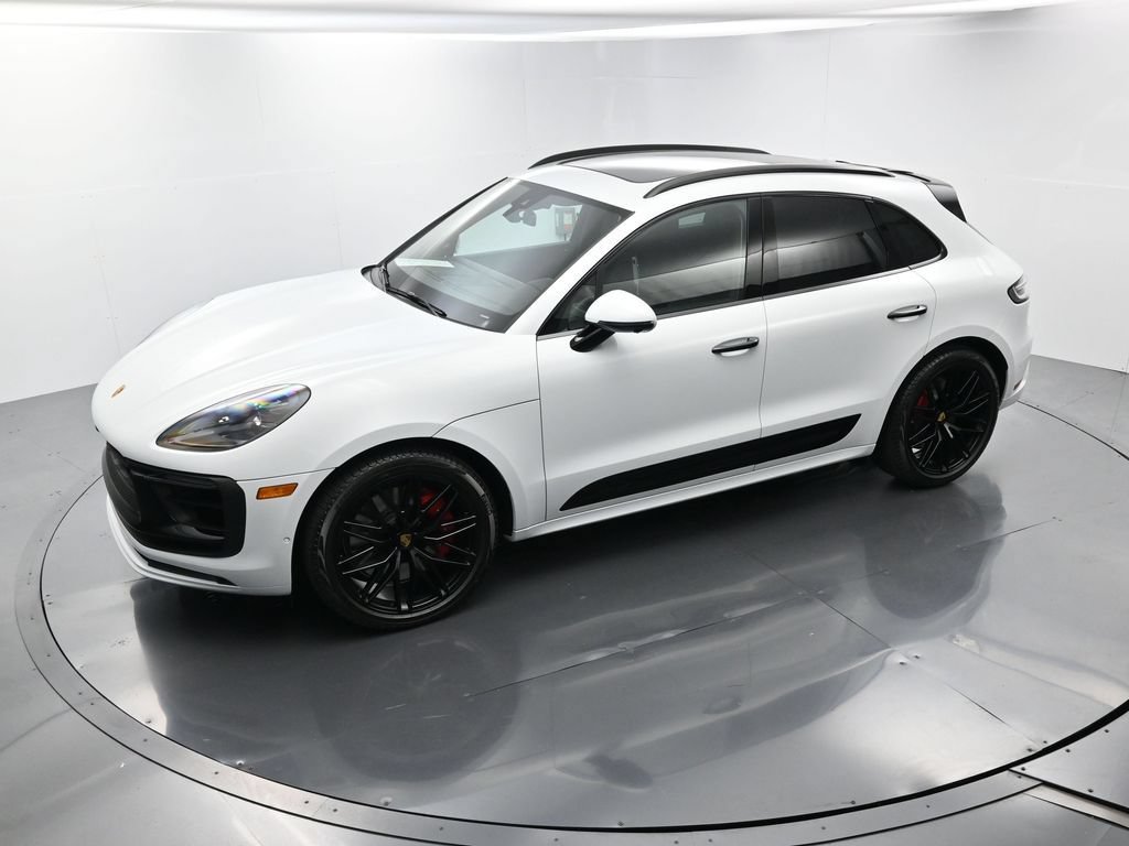 Certified 2025 Porsche Macan GTS AWD/4WD image 33
