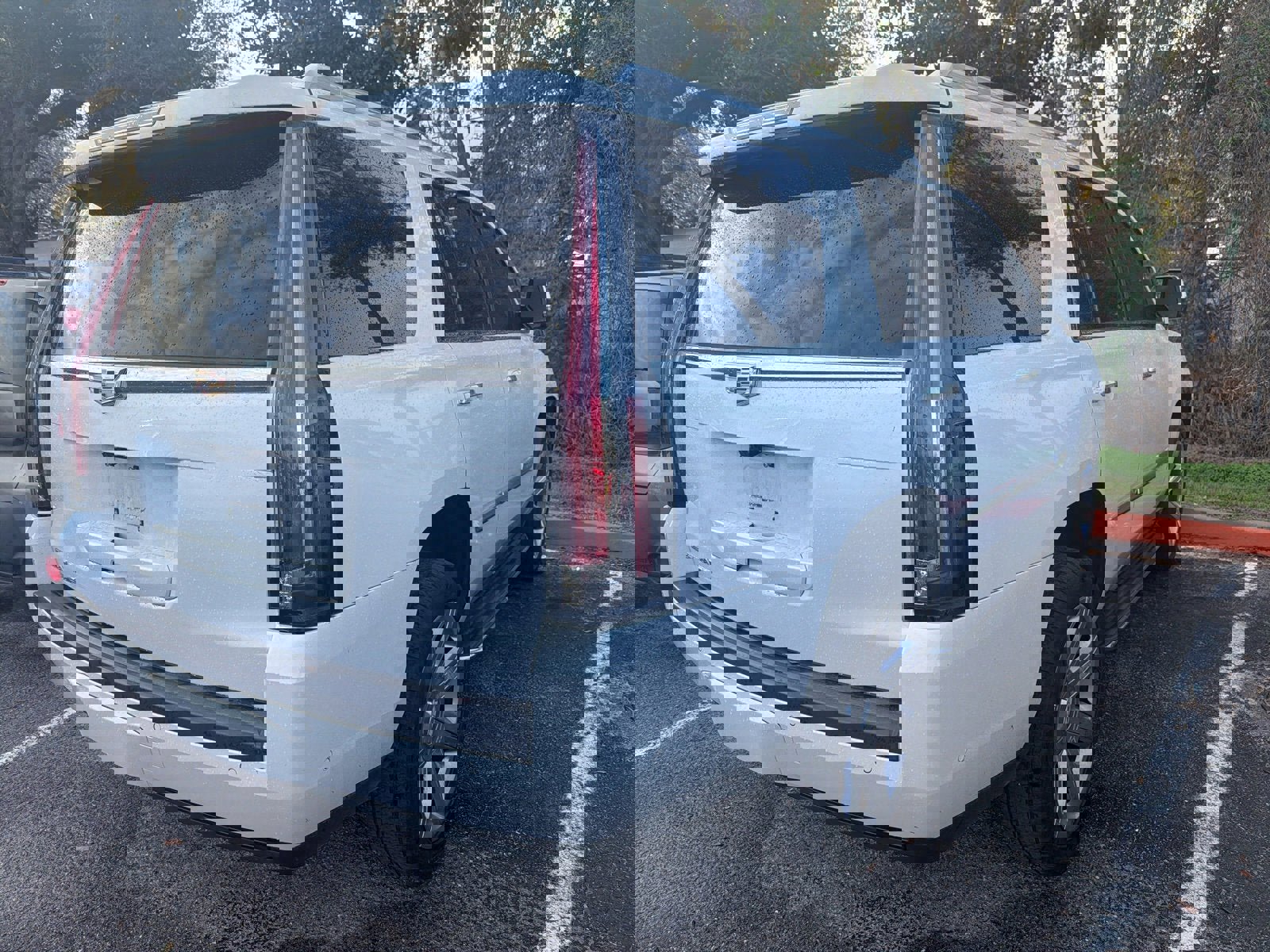 Used 2020 Cadillac Escalade Luxury image 10