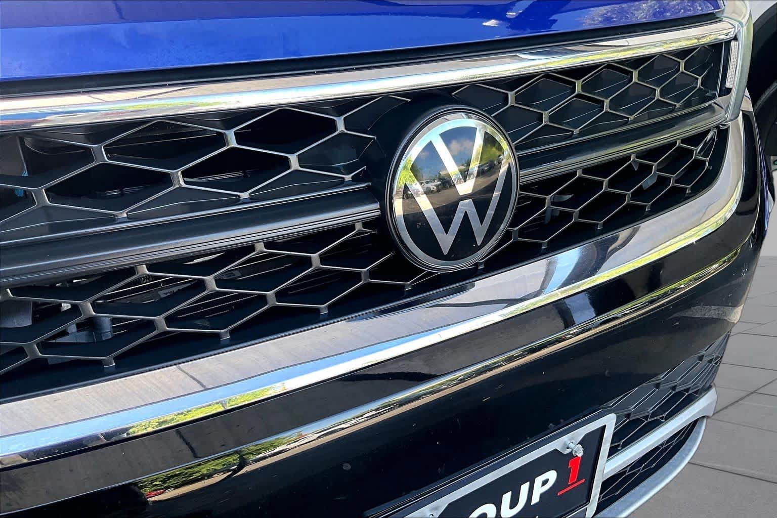 Certified 2023 Volkswagen Taos SE FWD image 32