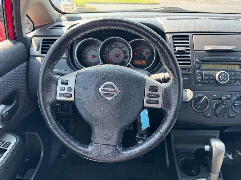 Used 2009 Nissan Versa Hatchback w/ Convenience Pkg FWD image 12