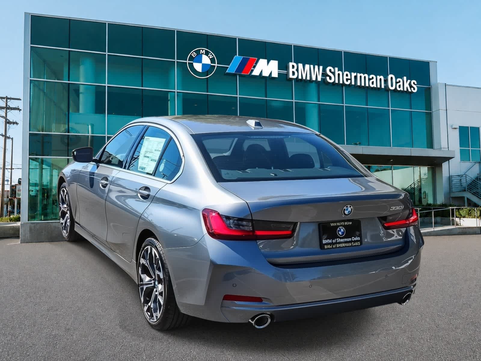 New 2026 BMW 330i Sedan w/ Convenience Package RWD image 6