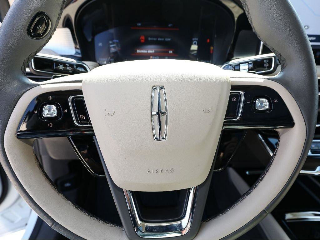 Used 2024 Lincoln Corsair AWD w/ Equipment Group 101A image 14