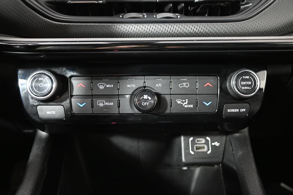 Used 2024 Jeep Compass Trailhawk AWD/4WD image 30