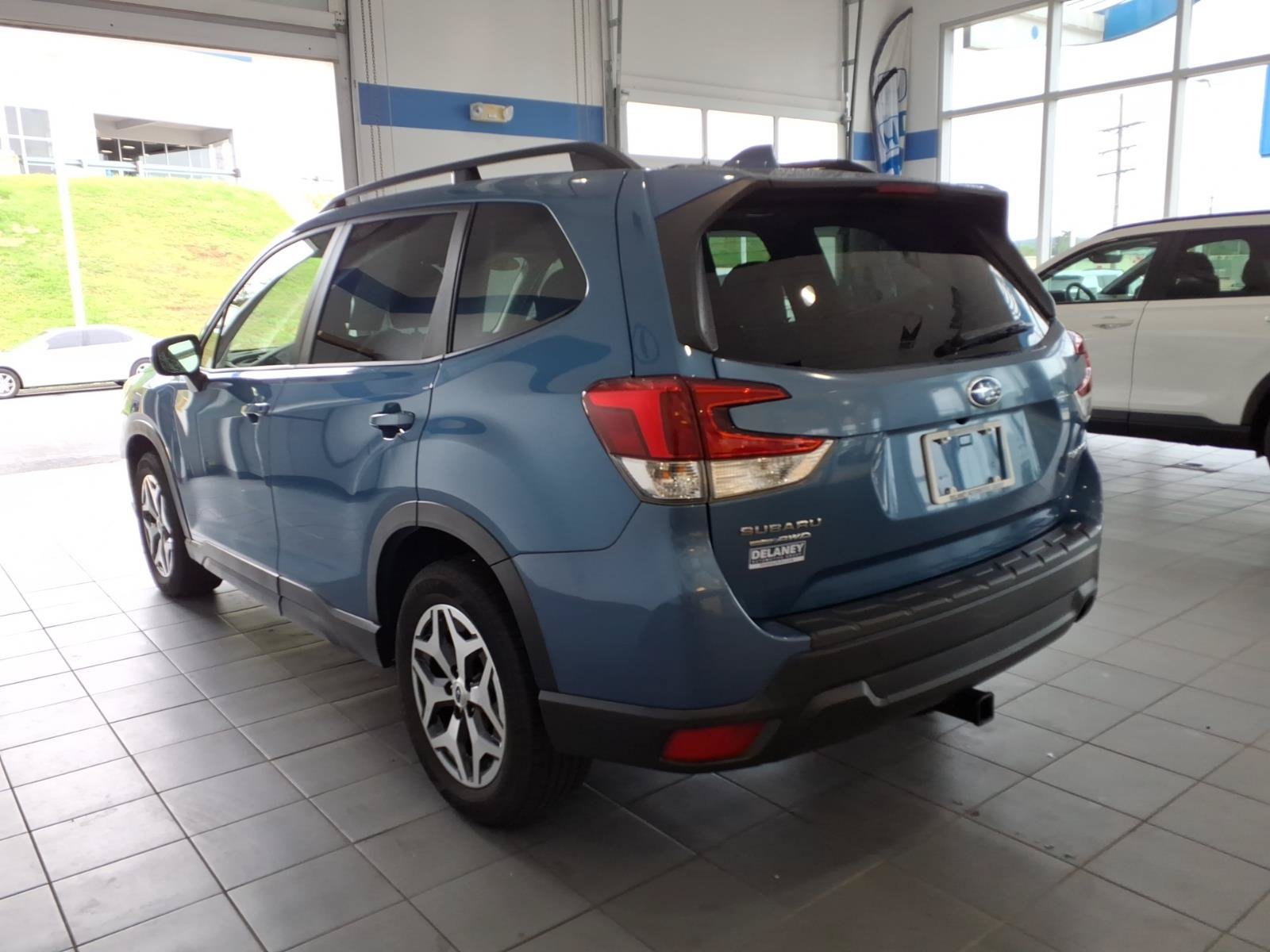Used 2020 Subaru Forester Premium w/ Popular Package #1 AWD/4WD image 8