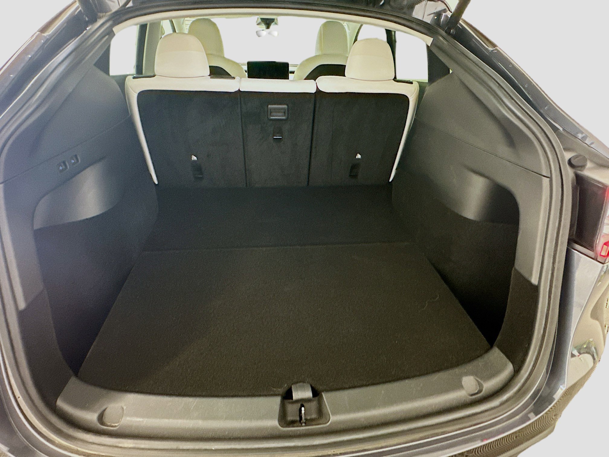 Used 2022 Tesla Model Y Long Range image 31