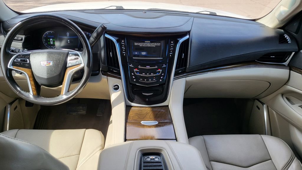 Used 2018 Cadillac Escalade Luxury AWD/4WD image 33