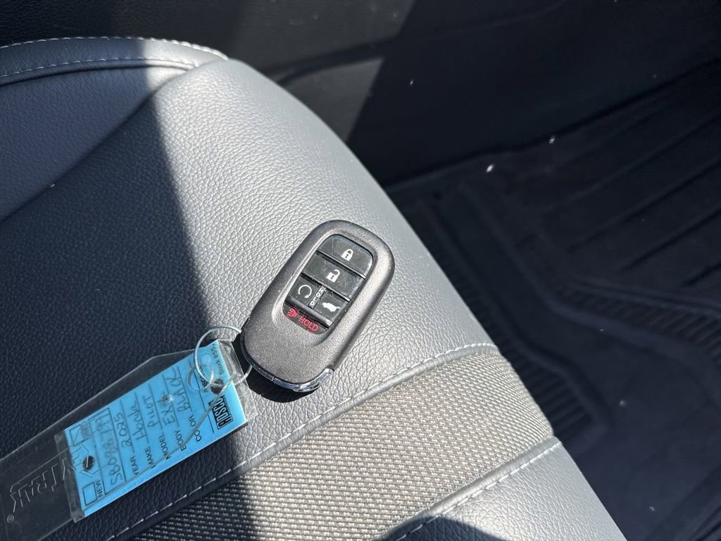 Used 2025 Honda Pilot EX-L image 42