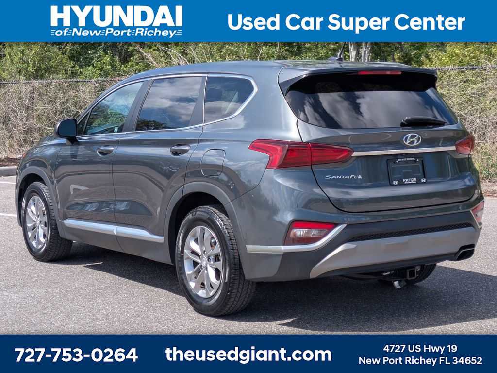 Used 2020 Hyundai Santa Fe SE image 3